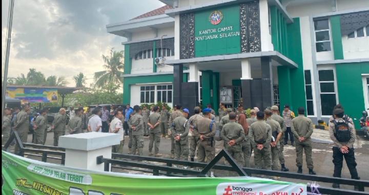sejumlah-layangan-dan-gelondongan-berhasil-disi...